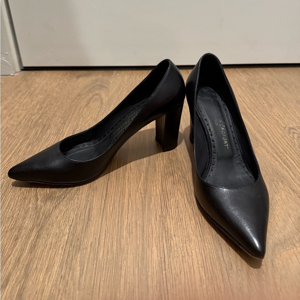 Vintage Black Leather Pointed Toe Heels! Very good condition!